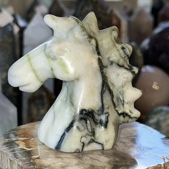 🎄SALE🎄Green Jade Crystal Unicorn Carving! - Picture 3 of 8